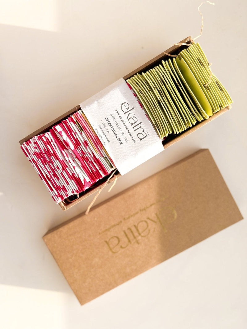 ekatrahandmade-intentional-box-daily-ritual-journaling-prompts-becoming-more-grateful