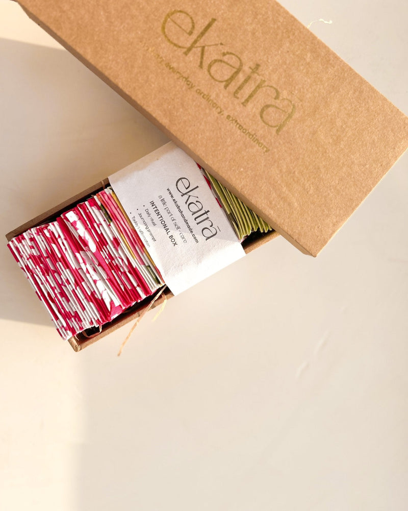 ekatrahandmade-intentional-box-daily-ritual-journaling-prompts-becoming-more-grateful