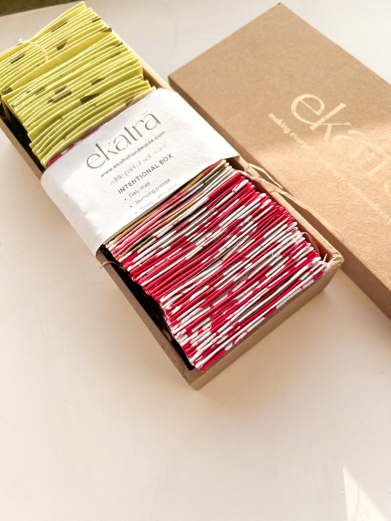 ekatrahandmade-intentional-box-daily-ritual-journaling-prompts-becoming-more-grateful