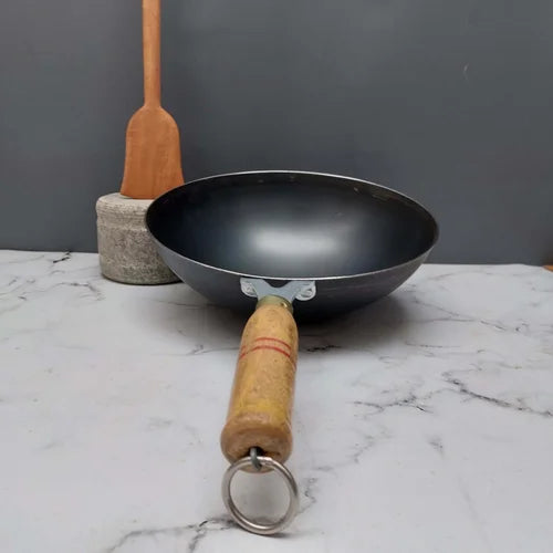 Pure Iron Wok With Wooden Handle – Utensil