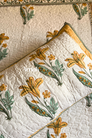aenak-yellow-lily-handblock-bedsheet-quilted-bedcover-combo-set