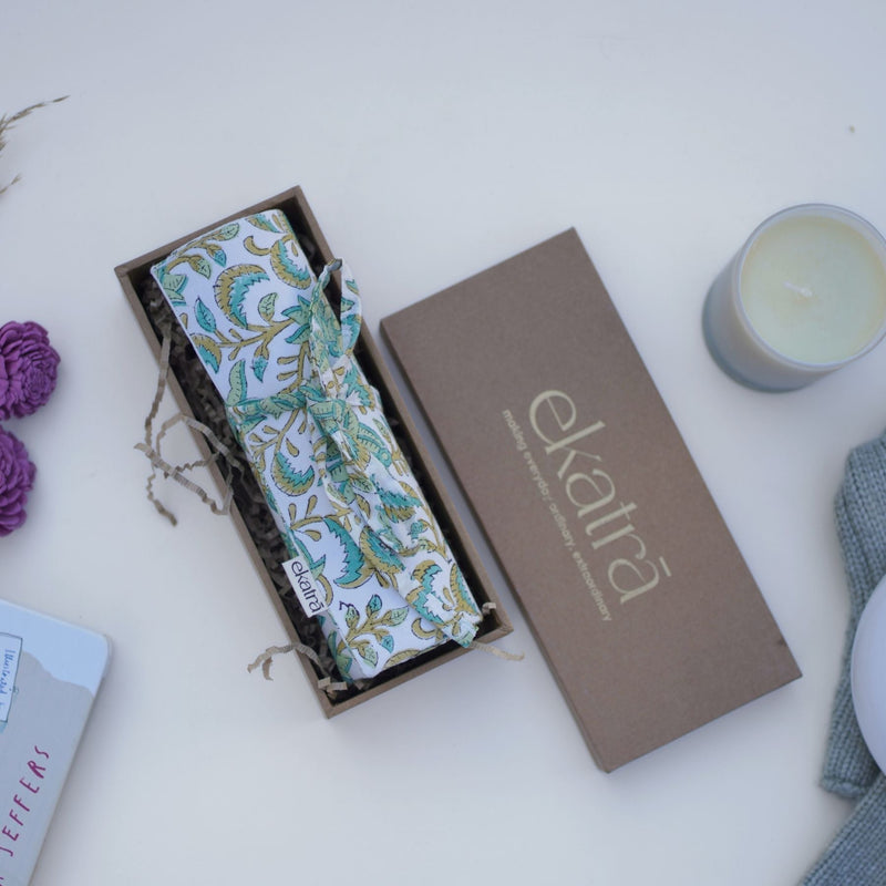 ekatrahandmade-roll-up-case-blue-lotus