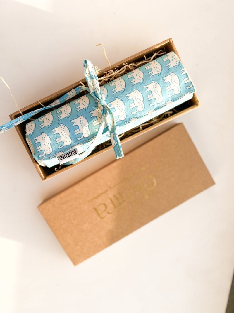 ekatrahandmade-roll-up-case-blue-lotus