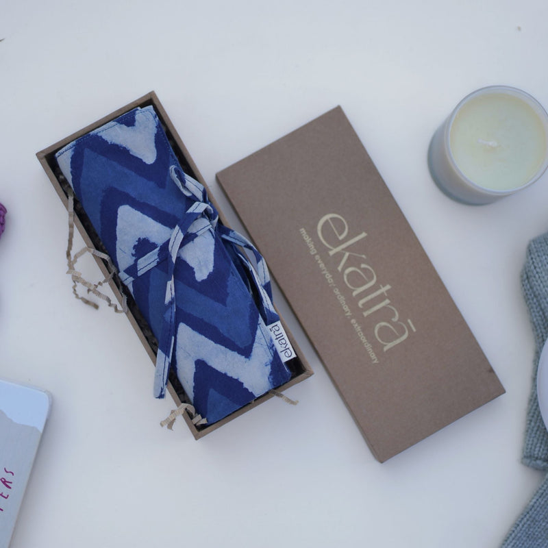 ekatrahandmade-roll-up-case-blue-lotus