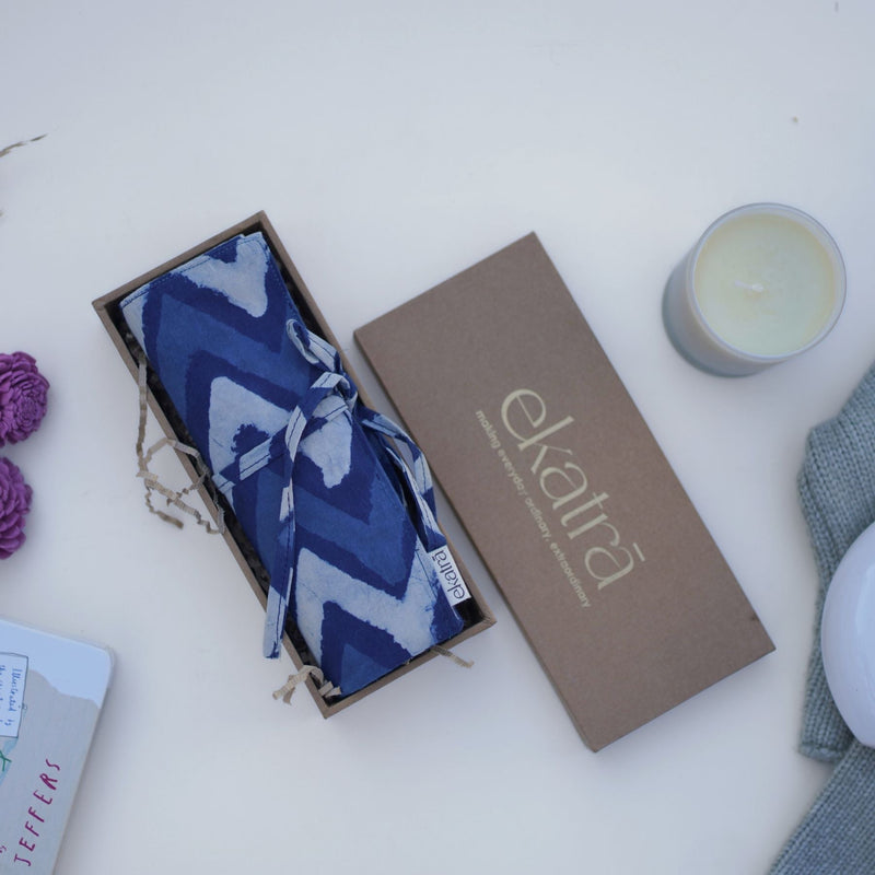 ekatrahandmade-roll-up-case-blue-lotus