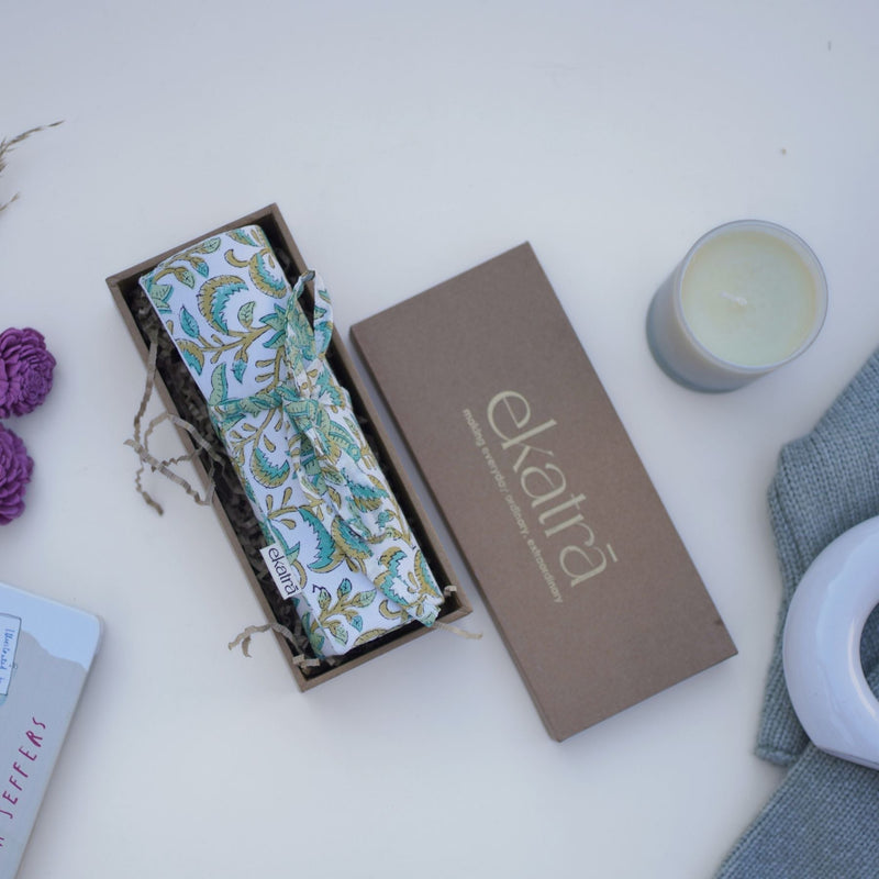 ekatrahandmade-roll-up-case-blue-lotus