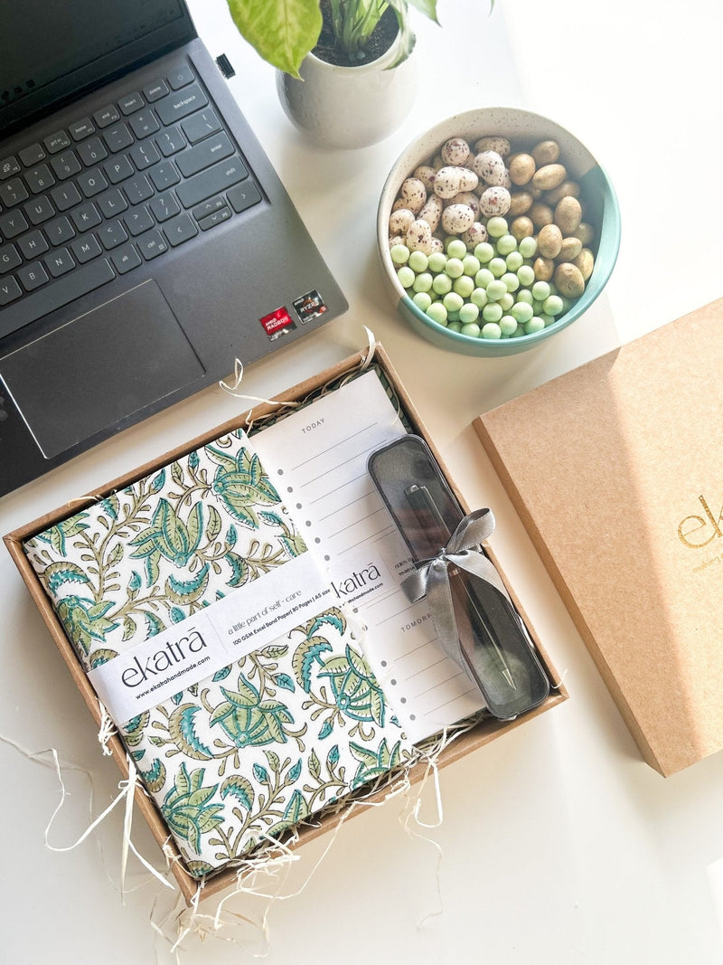 ekatrahandmade-productivity-set-green-floral